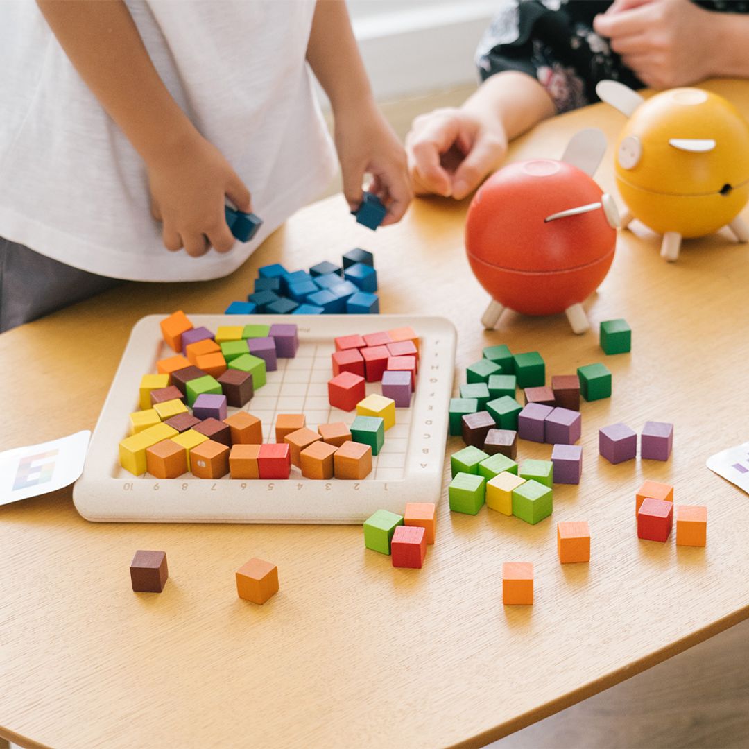 Unit Plus Counting Cubes Set