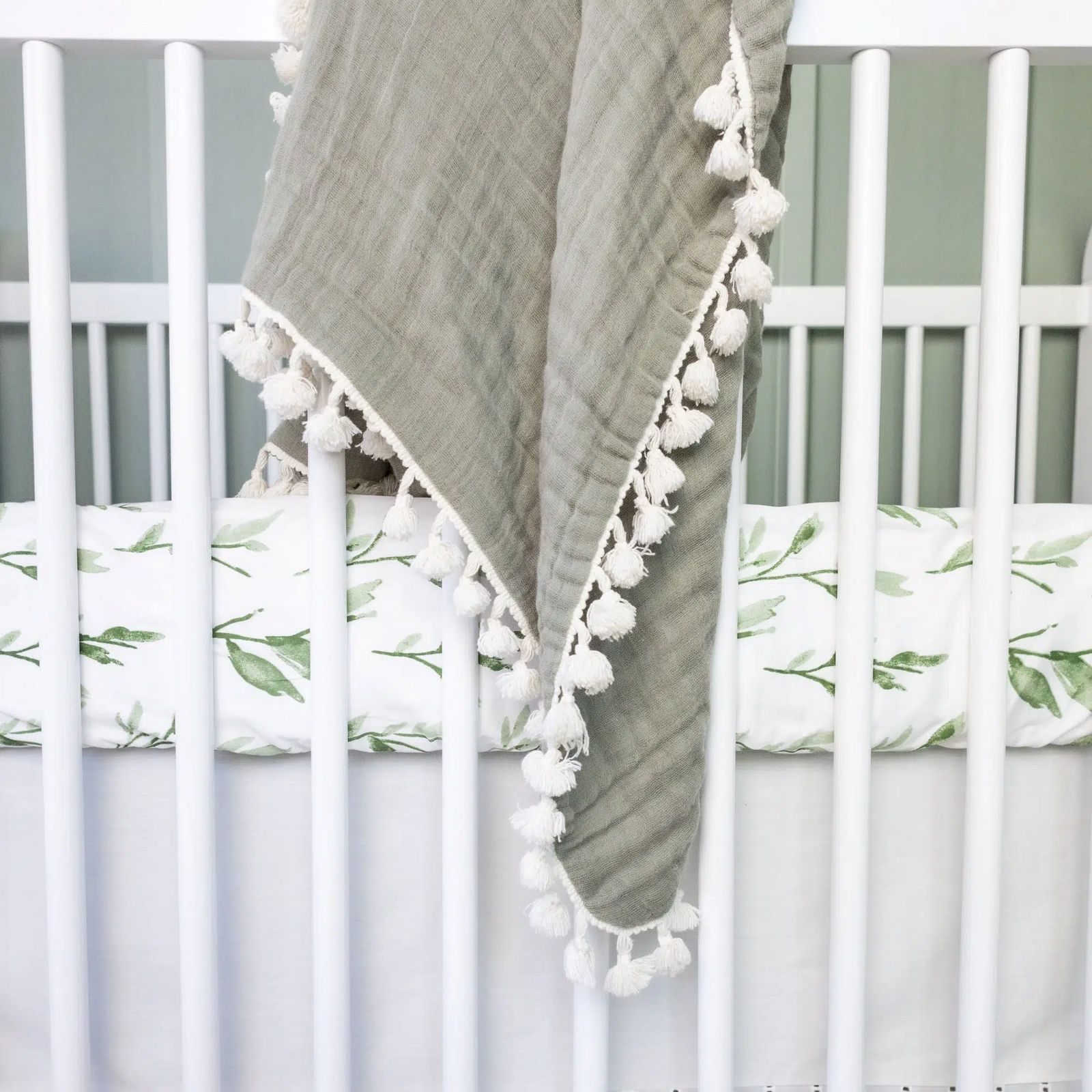 Parker Leaf Crib Sheet