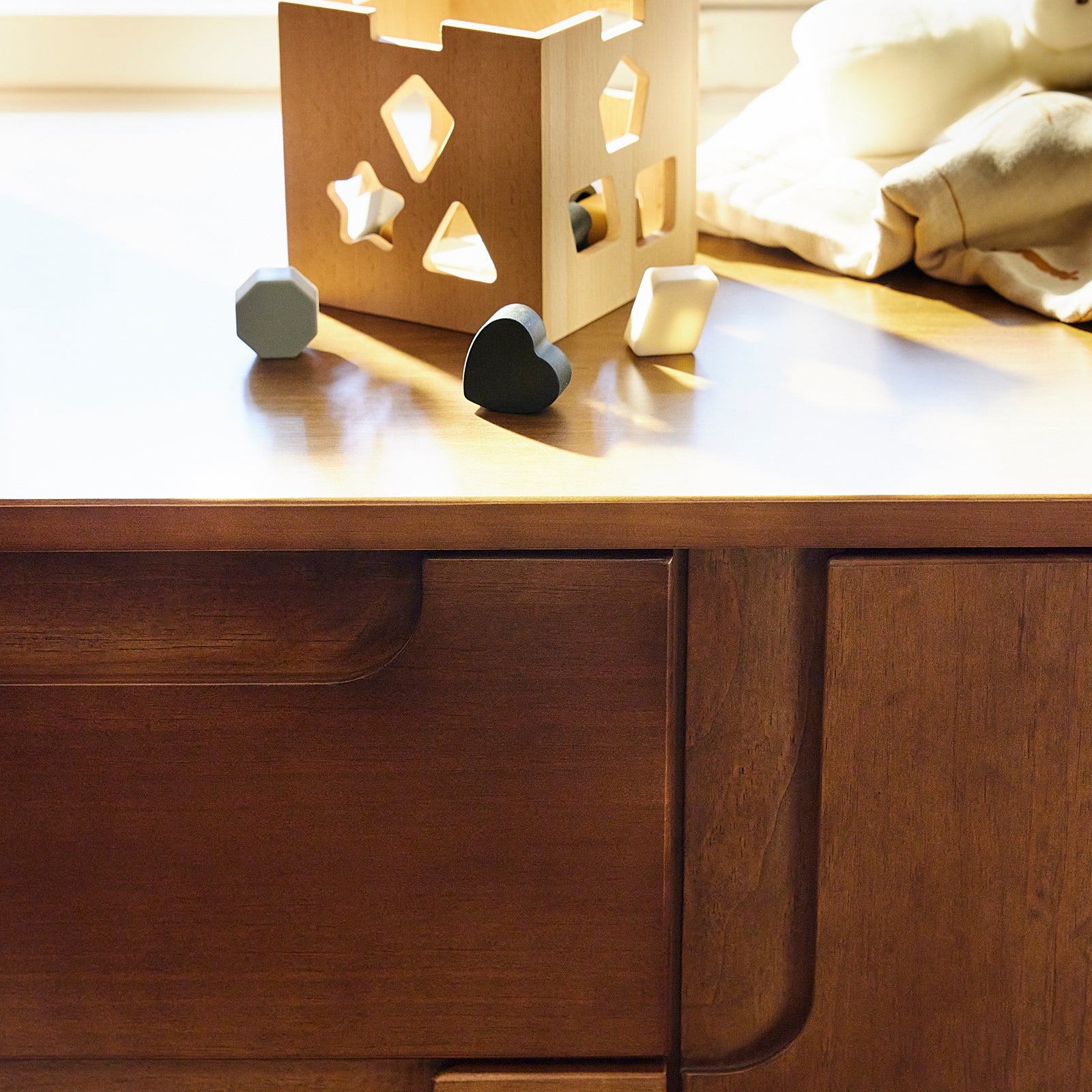 Yuzu 3-Drawer Compact Changer Dresser with Removable Changing Tray (41")