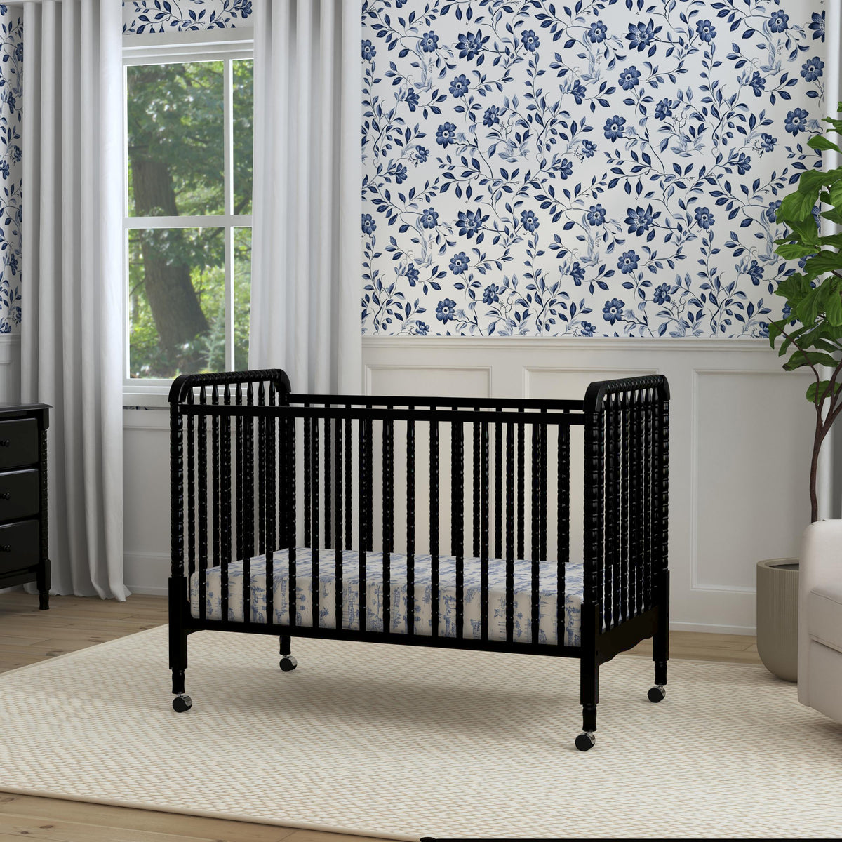 daVinci Jenny Lind 3-in-1 Convertible Crib