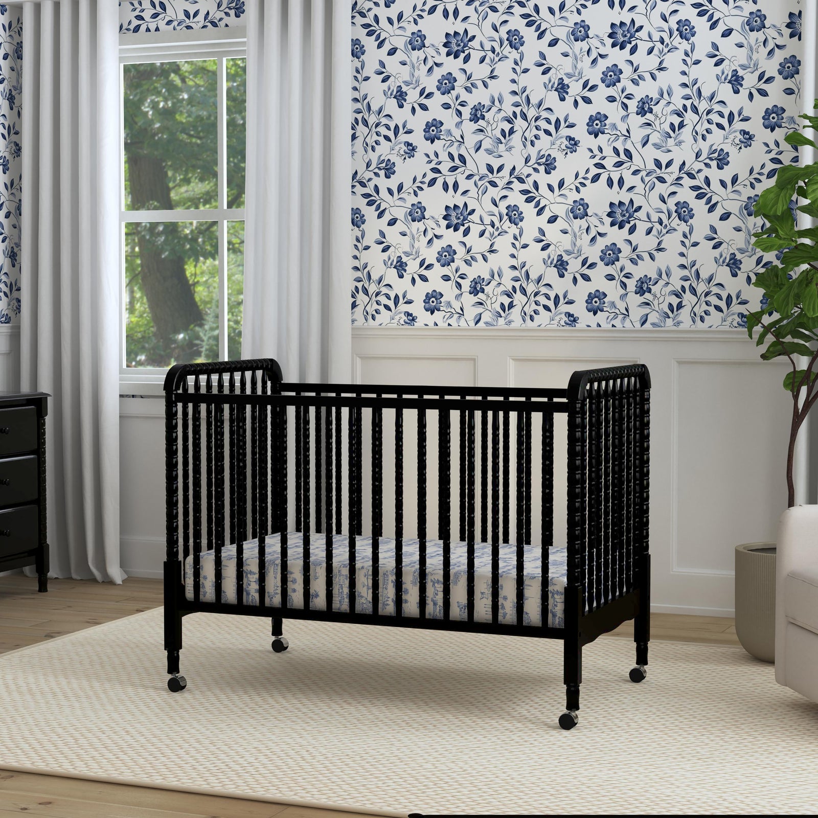daVinci Jenny Lind 3-in-1 Convertible Crib