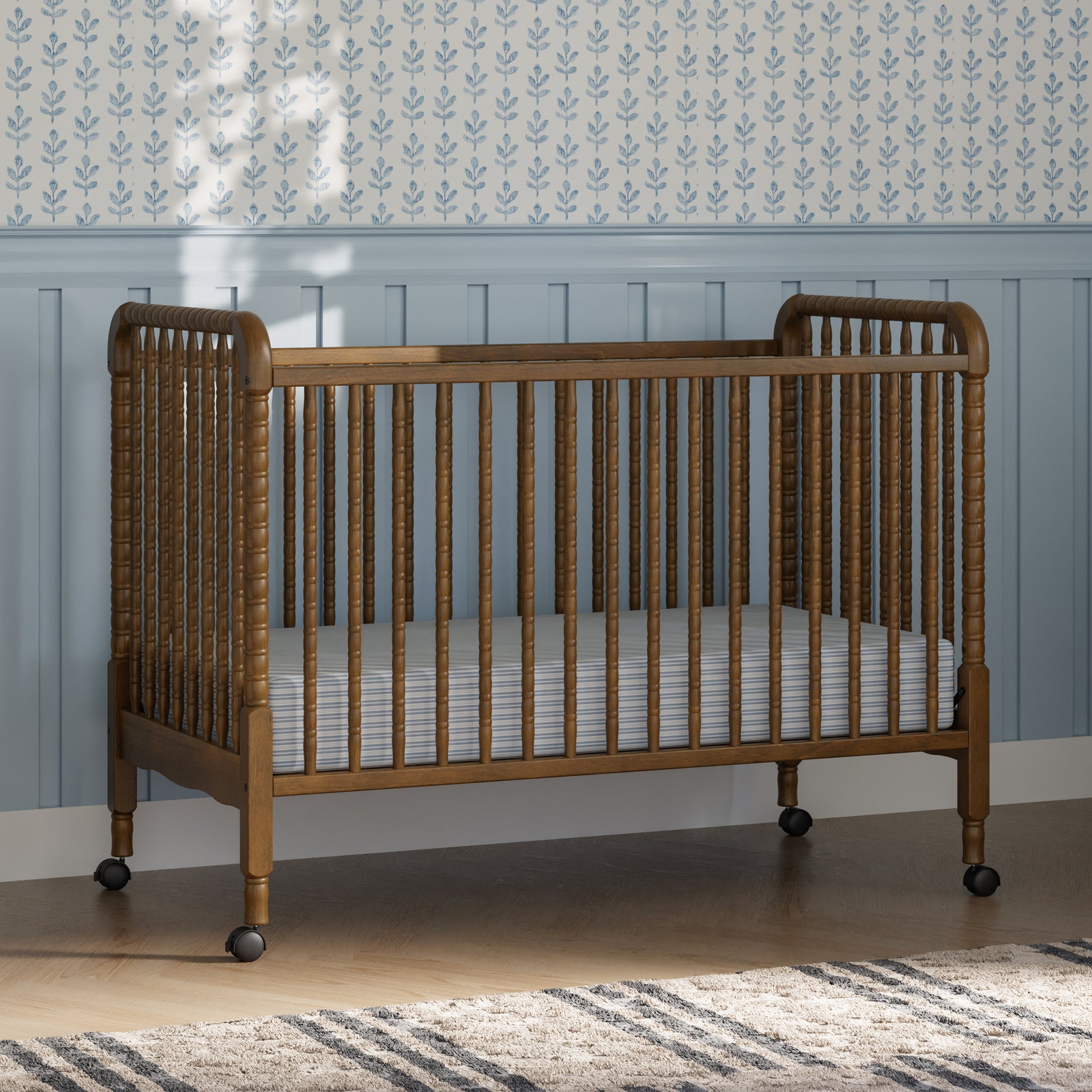 daVinci Jenny Lind 3-in-1 Convertible Crib