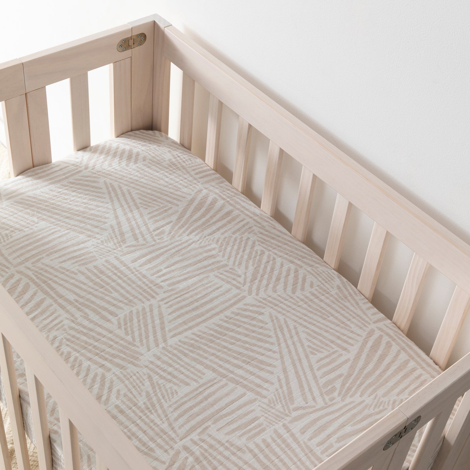 Babyletto Mini Crib Sheet in GOTS Certified Organic Muslin Cotton