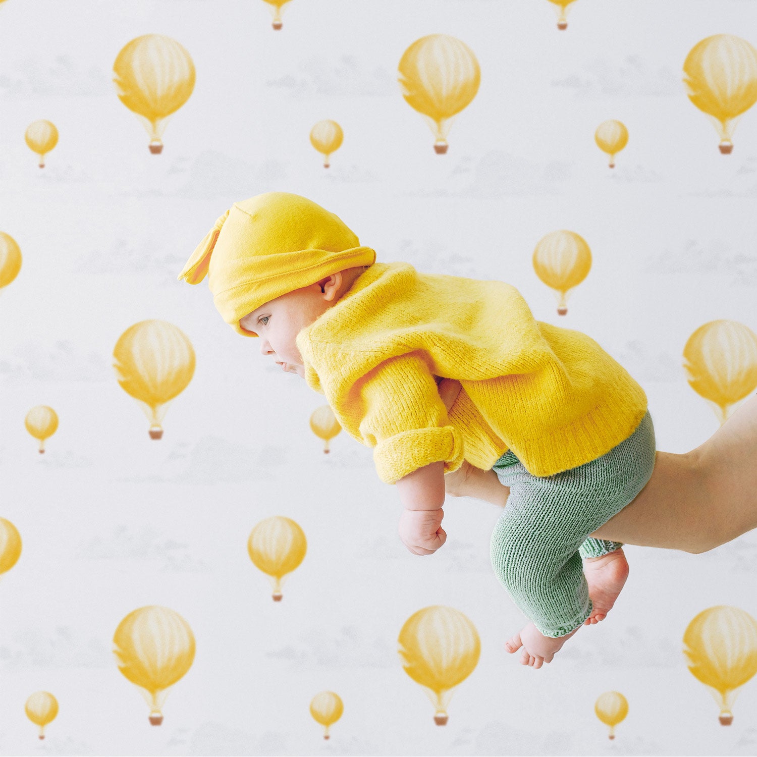 Yellow Vintage Hot Air Balloon Wallpaper