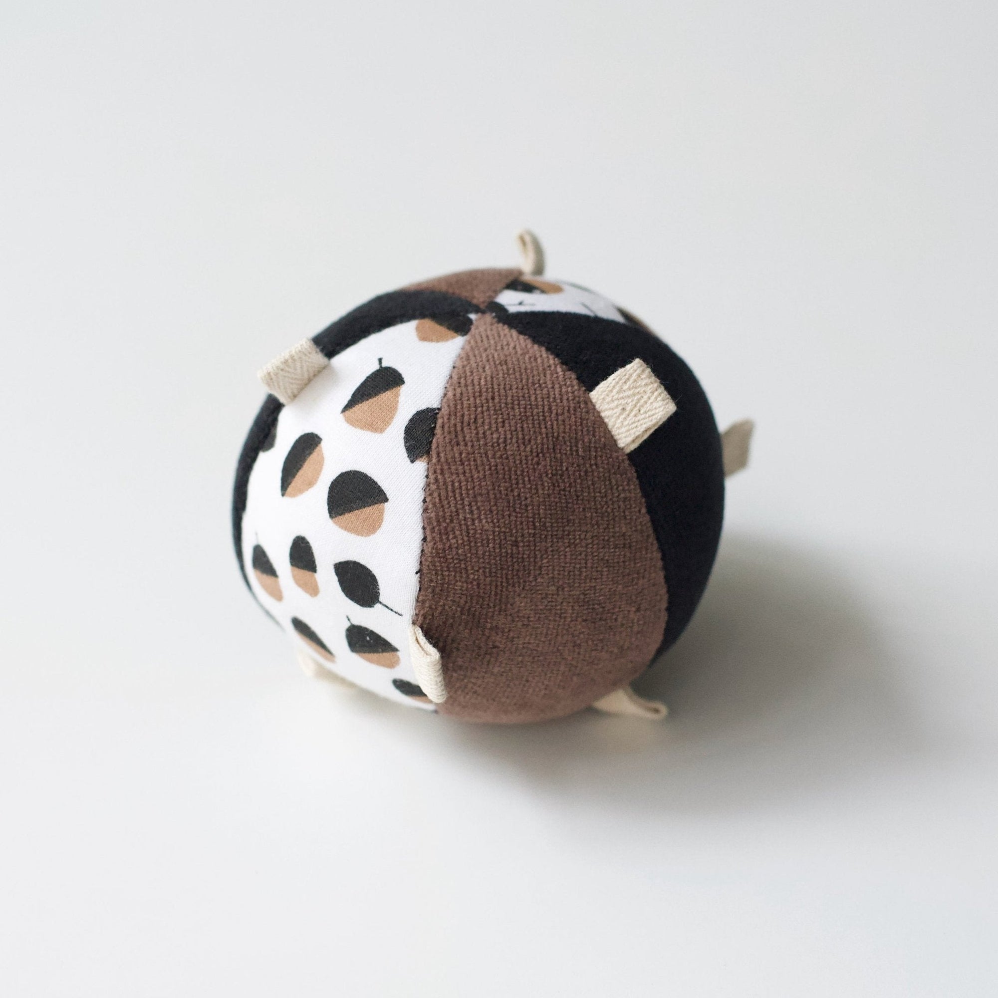 Acorn Rattle Taggy Ball