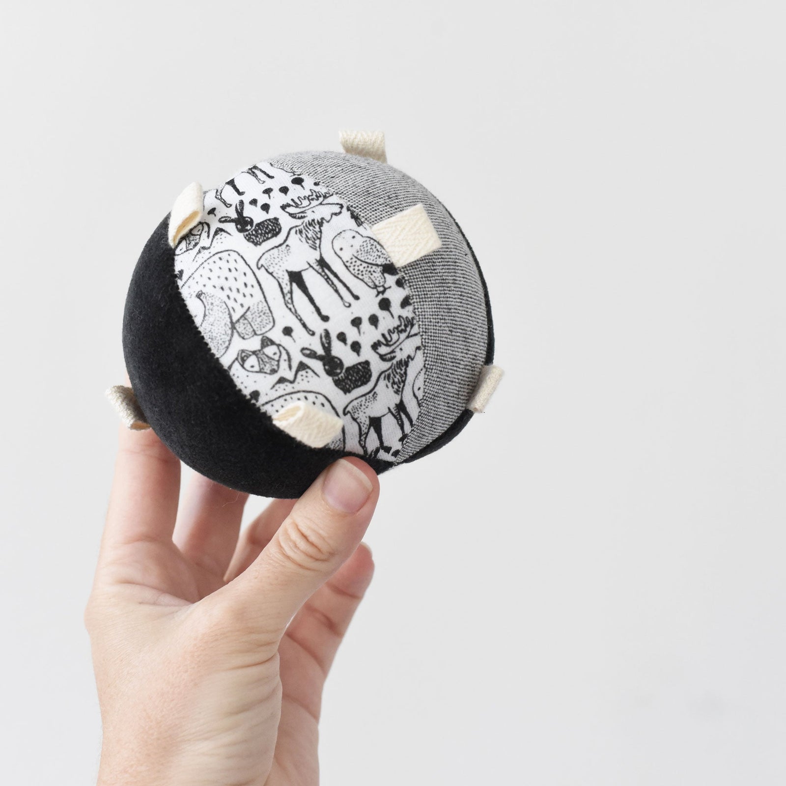 Nordic Rattle Taggy Ball