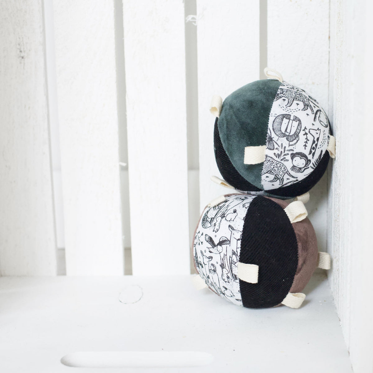 Woodland Rattle Taggy Ball