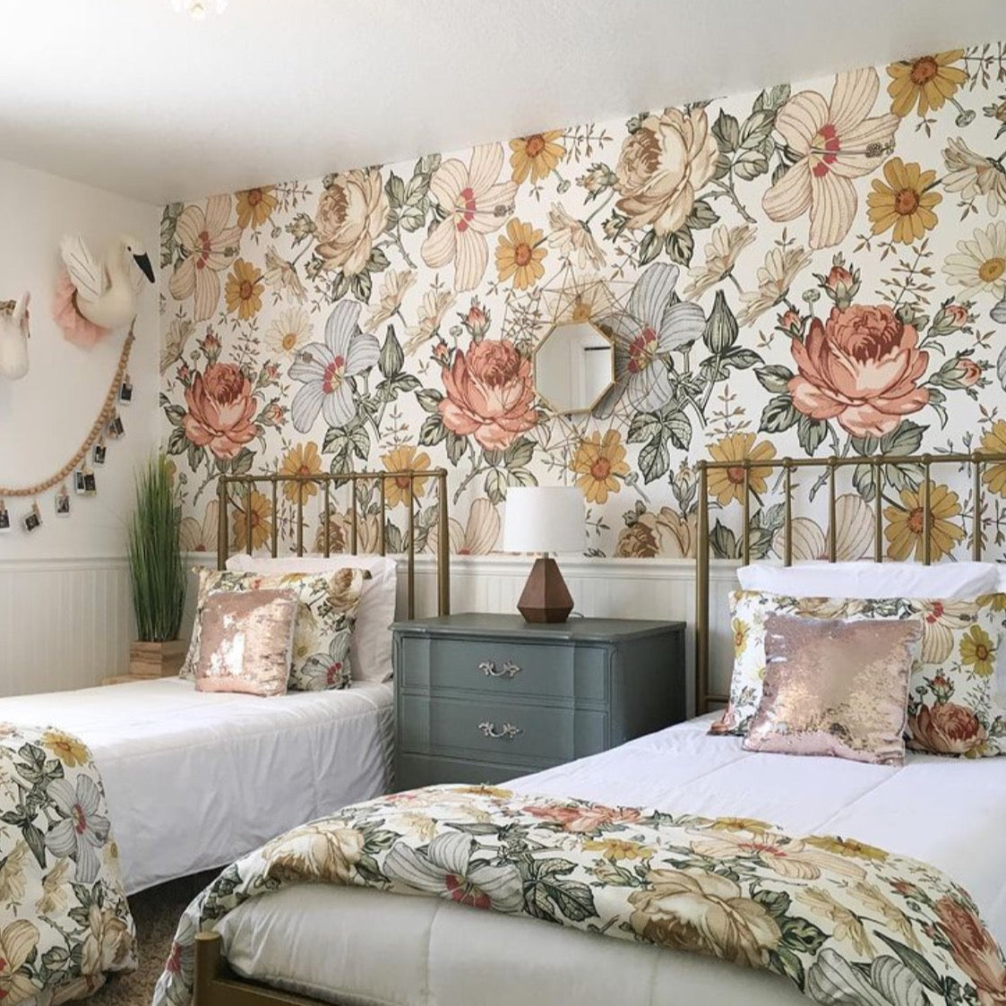 Mila Boho Floral Wallpaper by Loomwell – Project Nursery
