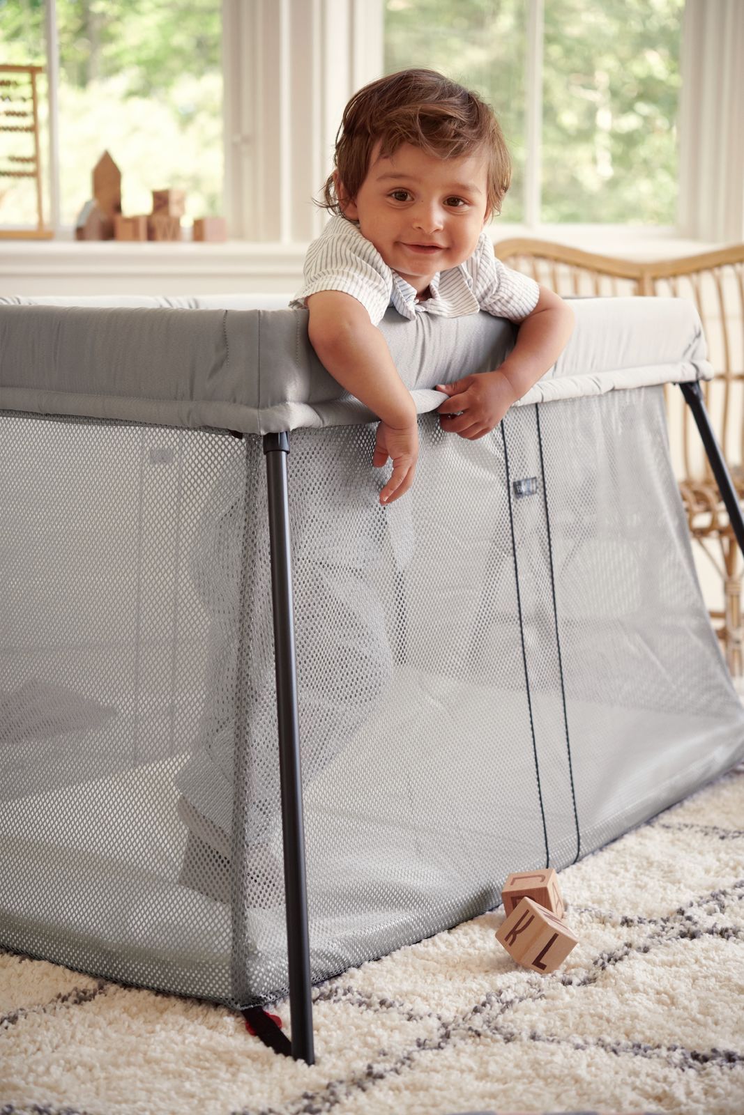 Baby bjorn 2025 travel crib safety