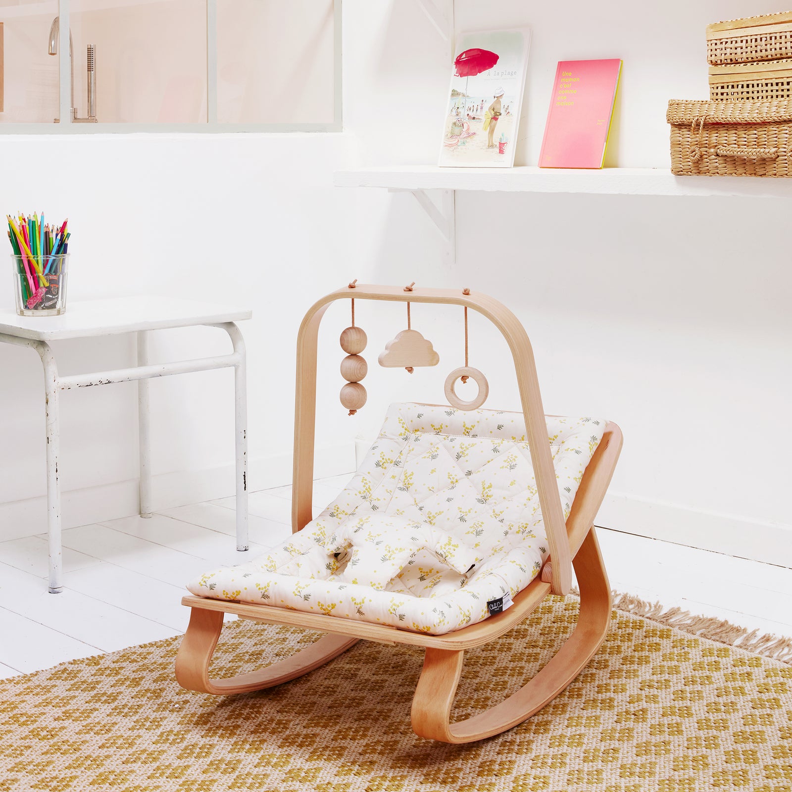 Levo Activity Arch + Toys