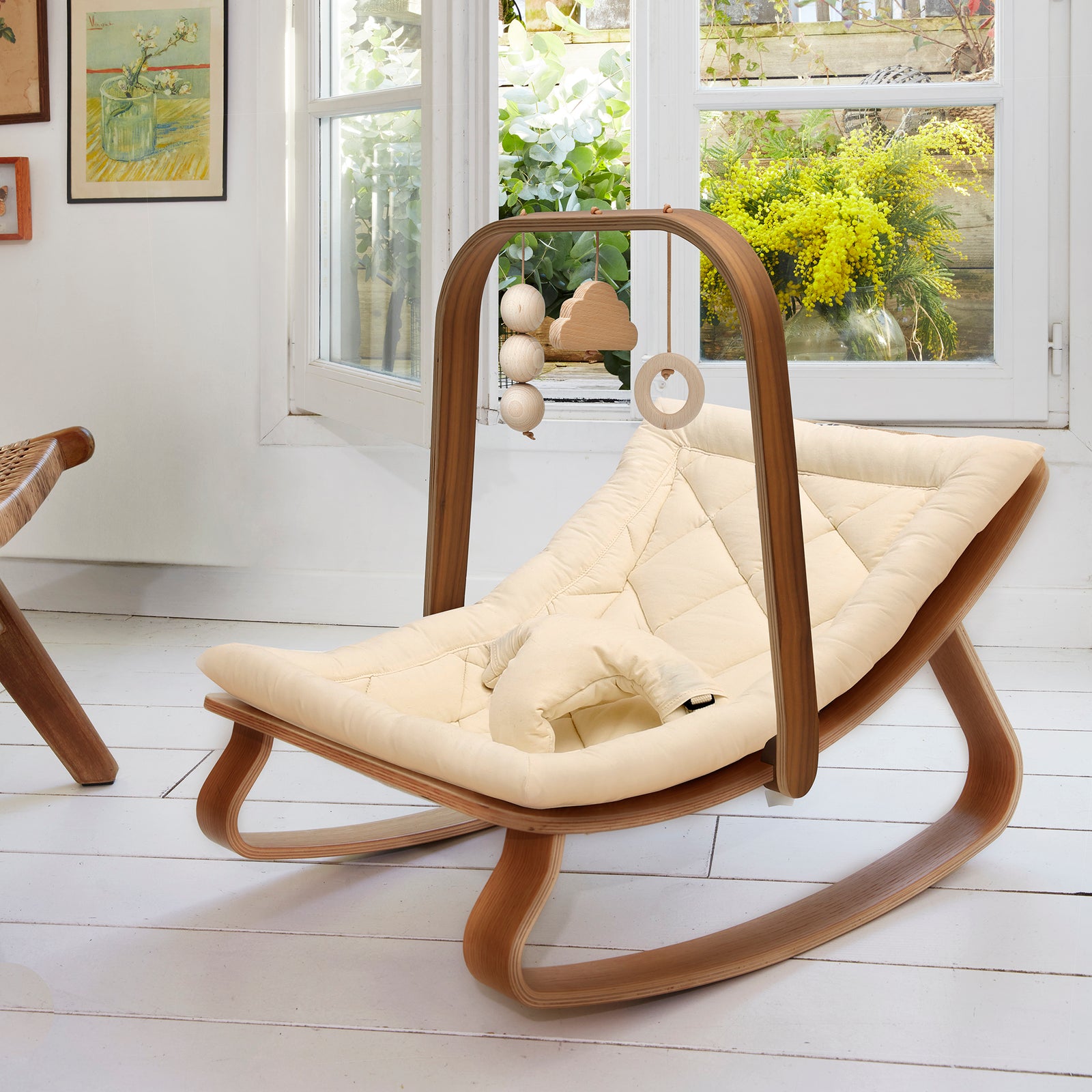 Levo Activity Arch + Toys