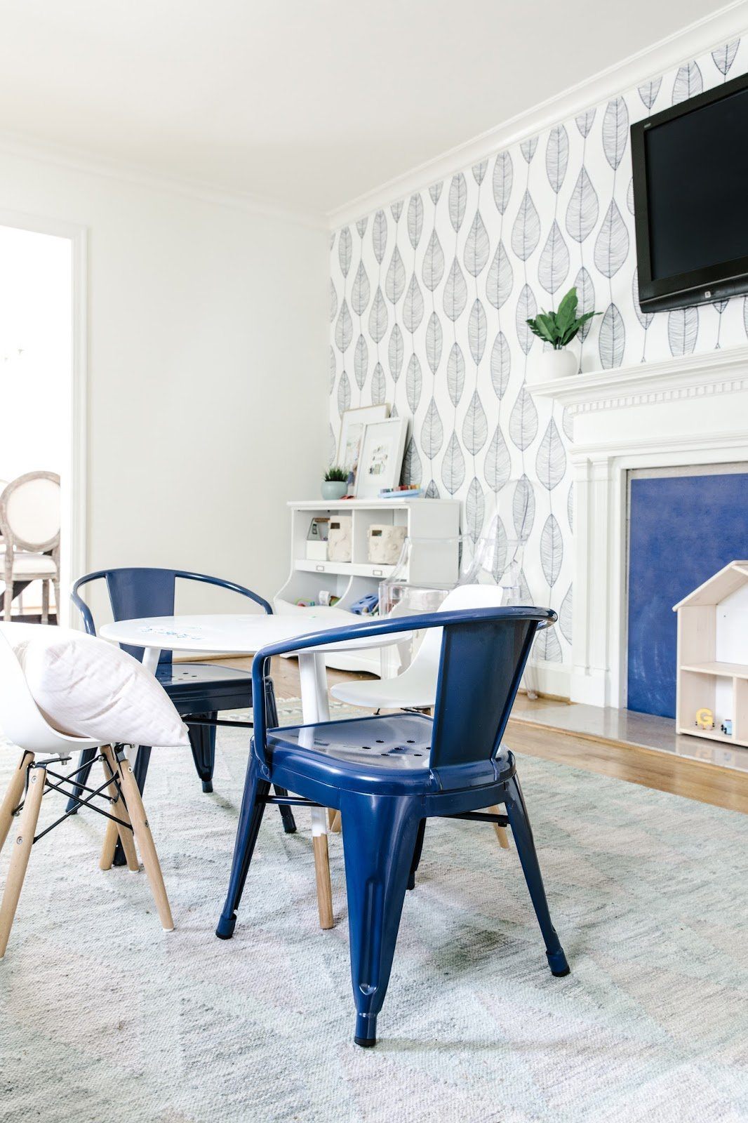 Blue Stripy Leaves Wallpaper - Project Nursery